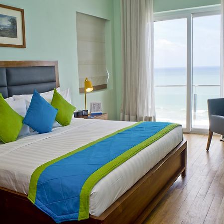 Ocean Edge Suites & Hotel Коломбо Экстерьер фото
