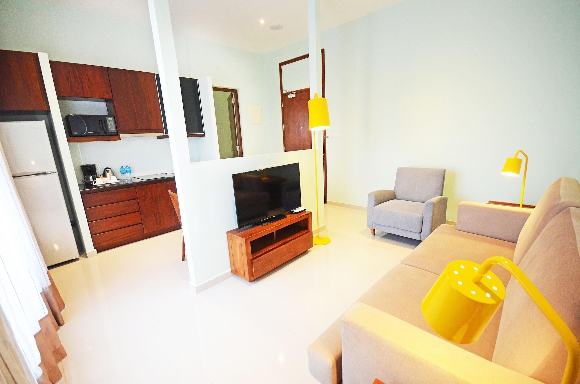 Ocean Edge Suites & Hotel Коломбо Экстерьер фото