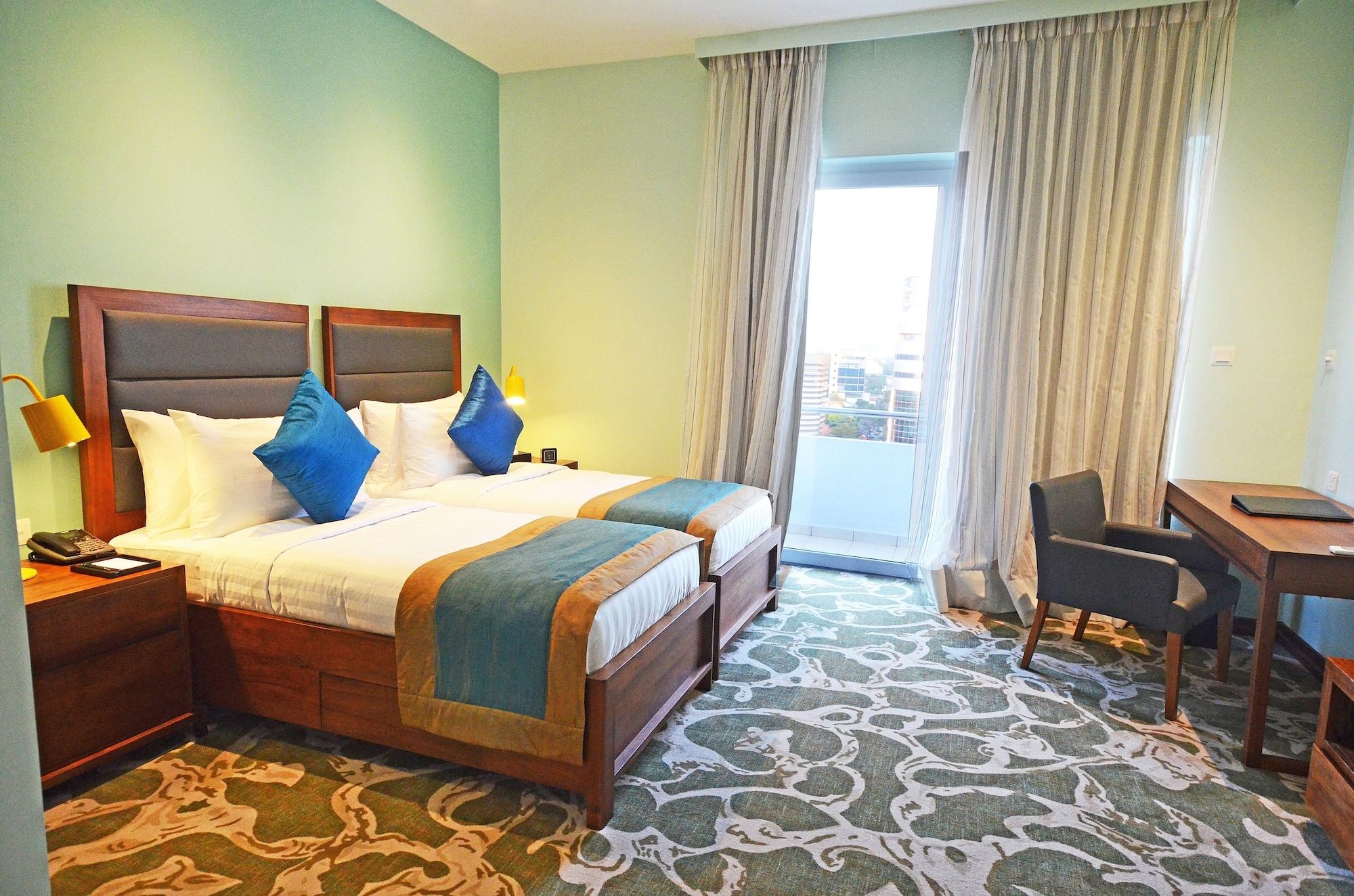 Ocean Edge Suites & Hotel Коломбо Экстерьер фото