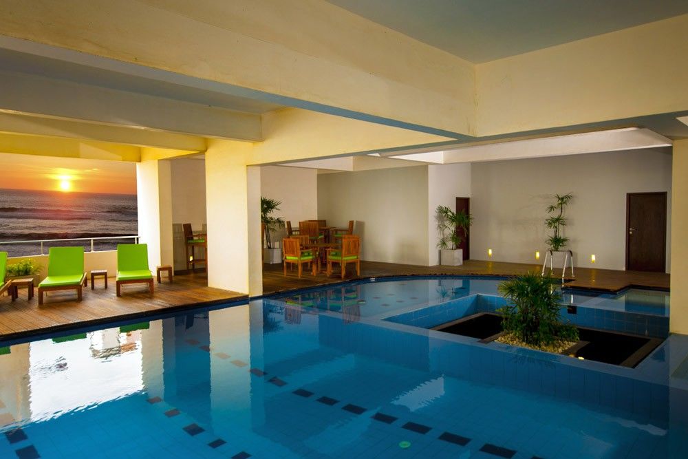 Ocean Edge Suites & Hotel Коломбо Экстерьер фото