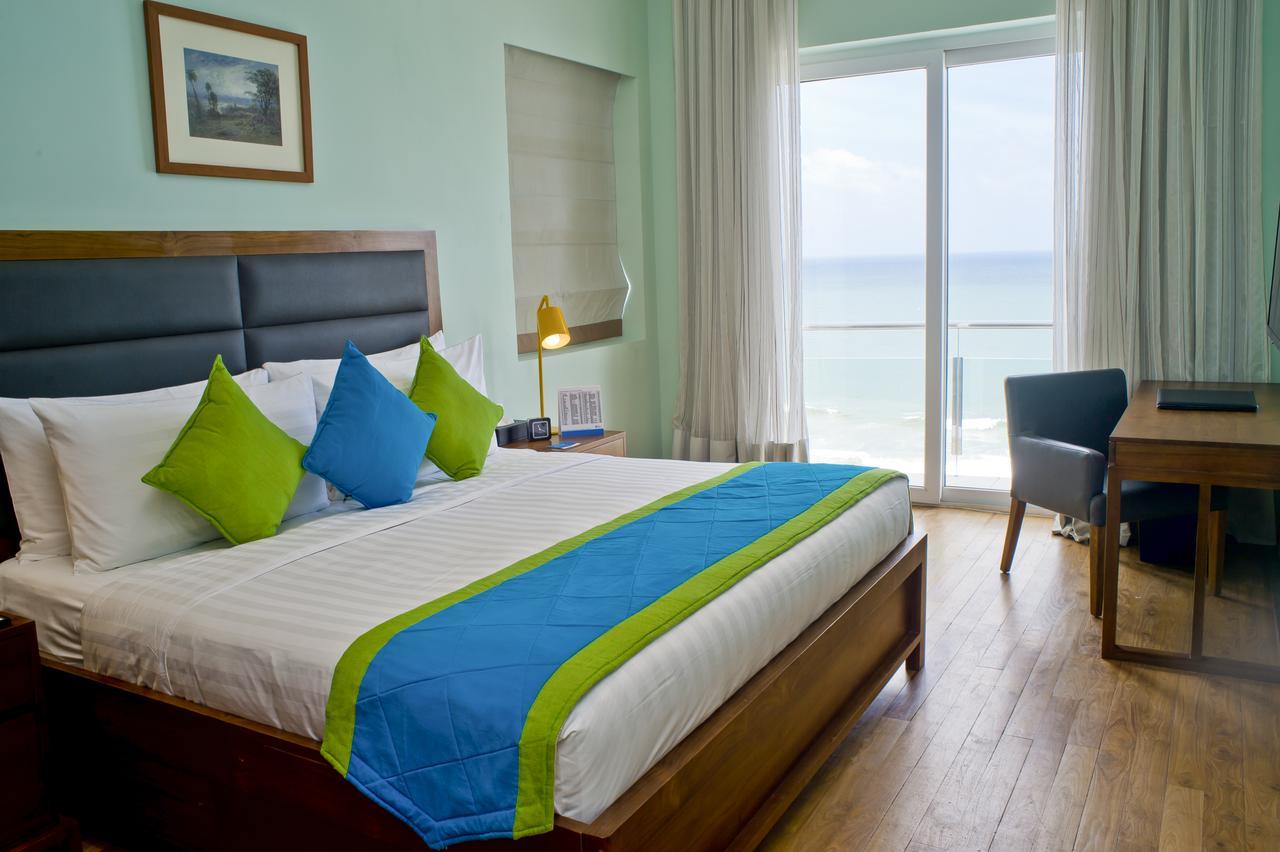 Ocean Edge Suites & Hotel Коломбо Экстерьер фото