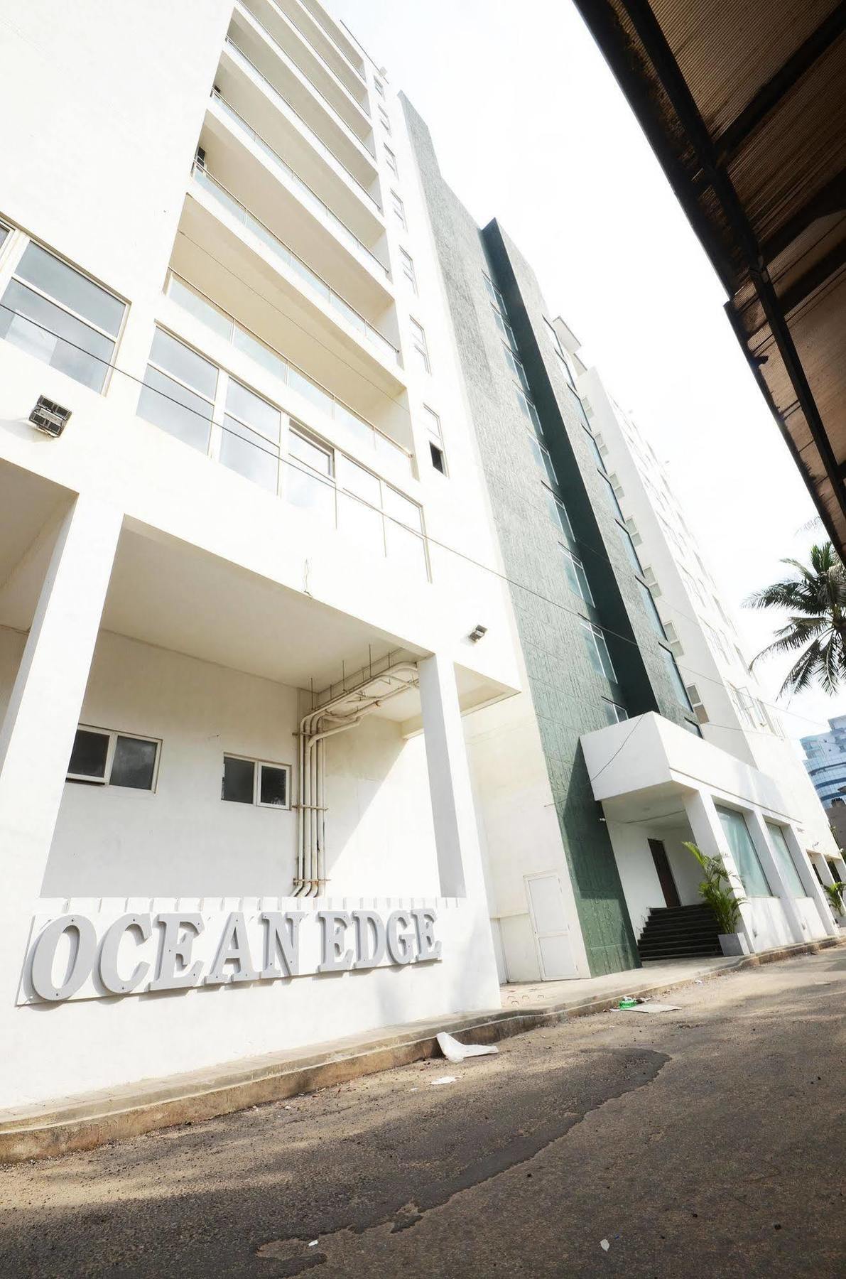 Ocean Edge Suites & Hotel Коломбо Экстерьер фото